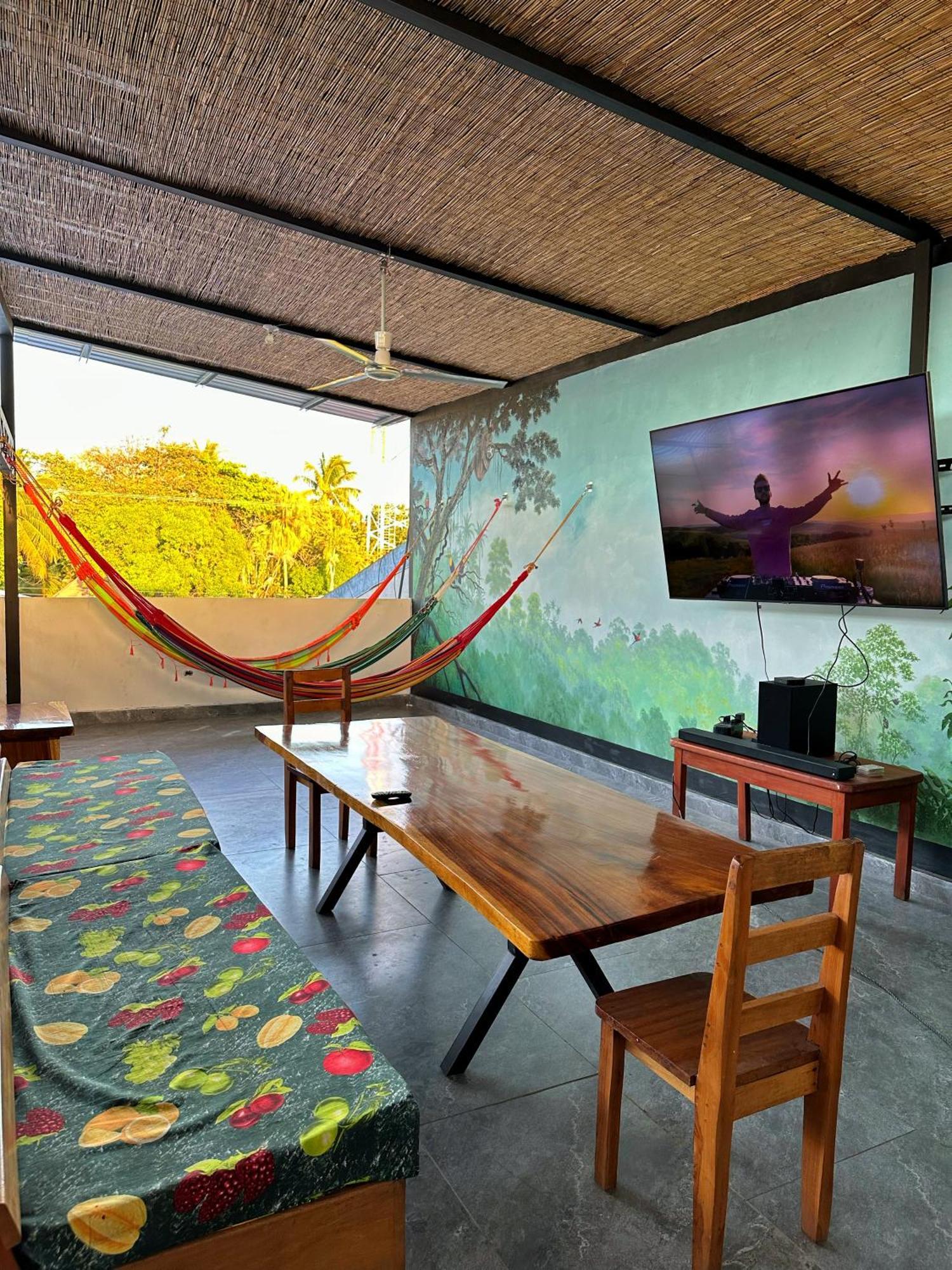 Sámara Sandy Toes Hostel מראה חיצוני תמונה