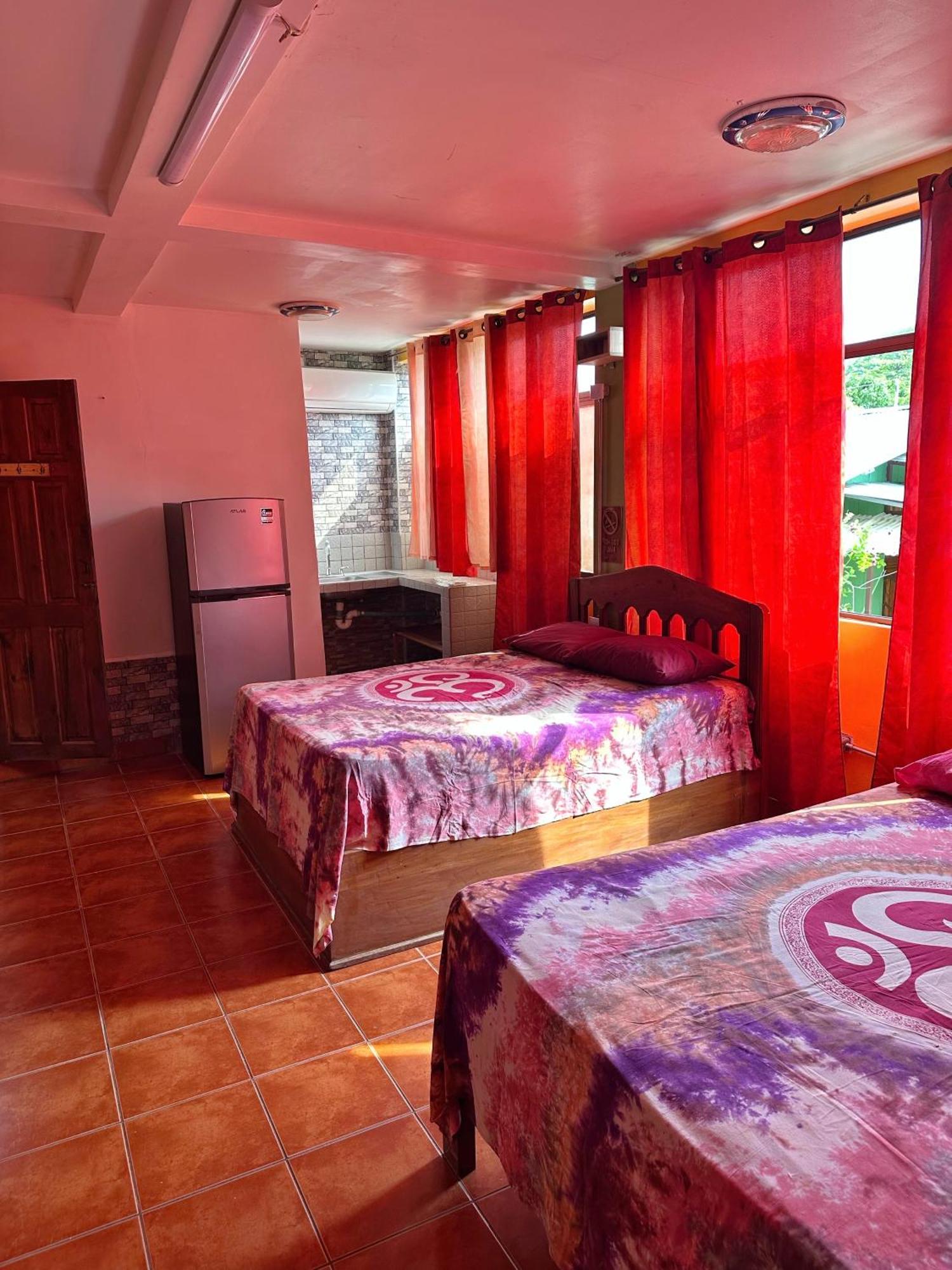 Sámara Sandy Toes Hostel מראה חיצוני תמונה