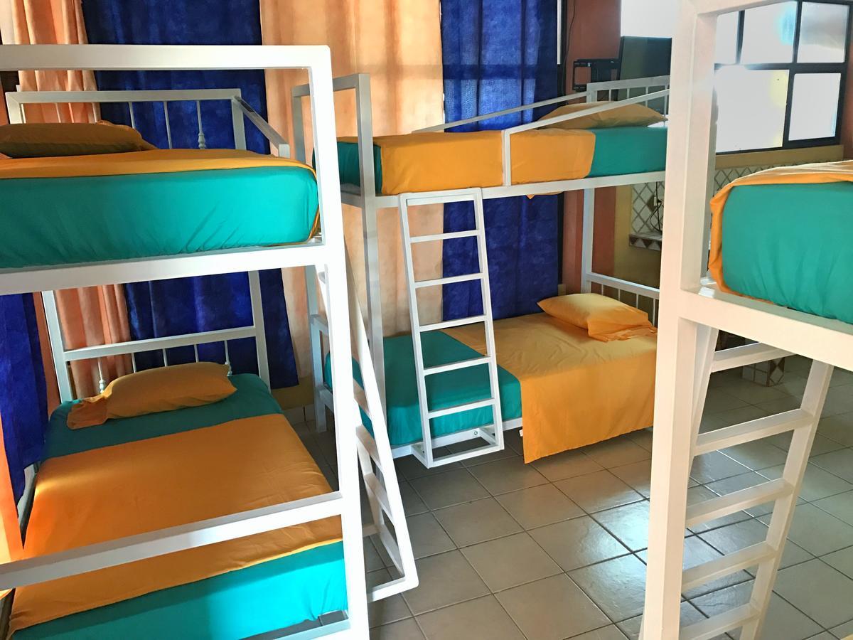 Sámara Sandy Toes Hostel מראה חיצוני תמונה